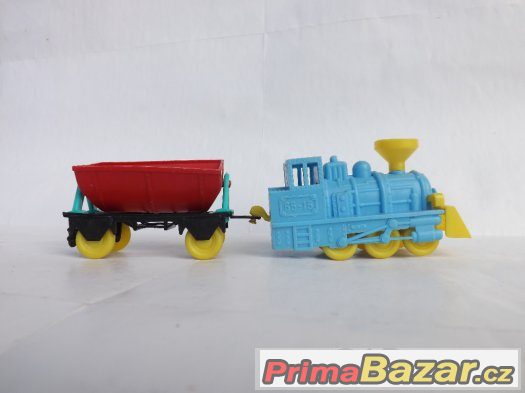 Prodám model plastové mašinky plus vagonek Prodám model plastové mašinky plus vagonek