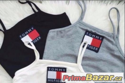 crop top Tommy Hilfinger velikosti S a M doprava zdarma