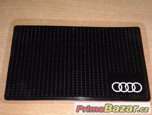 protiskluzová podložka Audi 150x90x3mm doprava zdarma