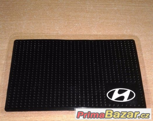 protiskluzová podložka Hyundai 150x90x3mm doprava zdarma