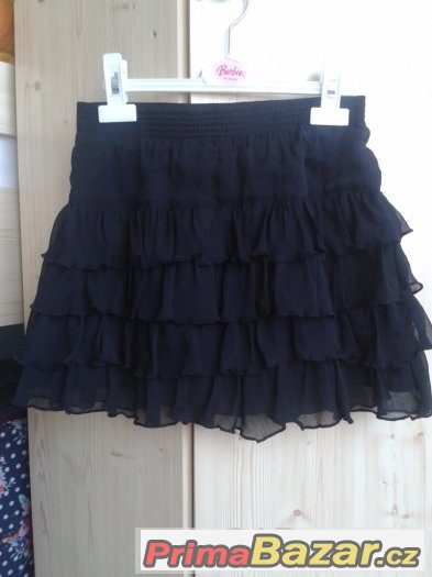 Černá mini sukně s volánky