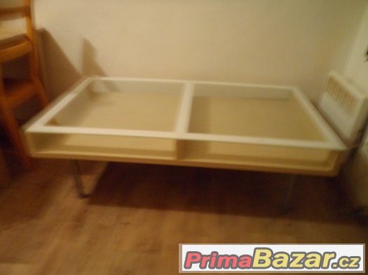 IKEA Nízký sklenění stůl 135 cm.x75