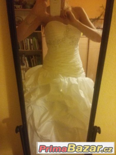 Nové princeznovské svatební šaty s vlečkou a spodnicí M-L