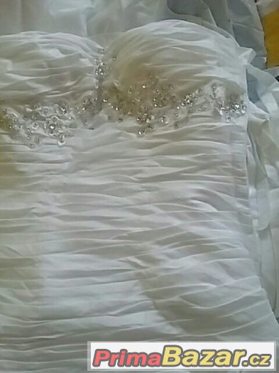 nové bílé svat.šaty s kruhovou spodnicí-skladem