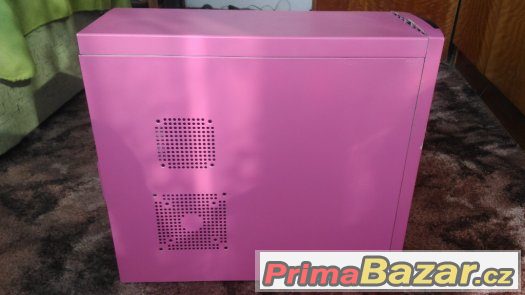 PC case rúžový