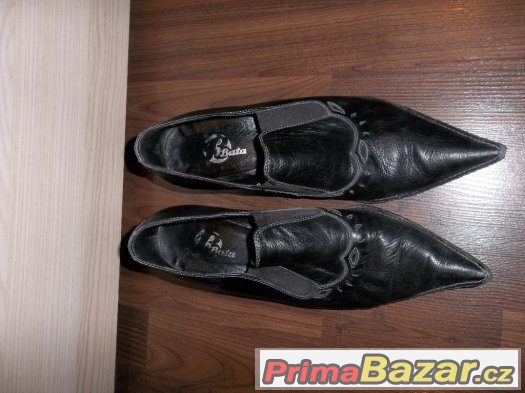 Boty s podpatkem - černé