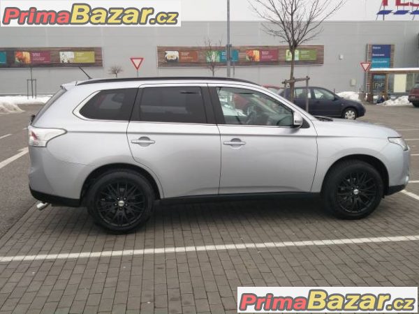 Mitsubishi Outlander 2.2 DI-D SERVISKA,NAVI,KAMERA