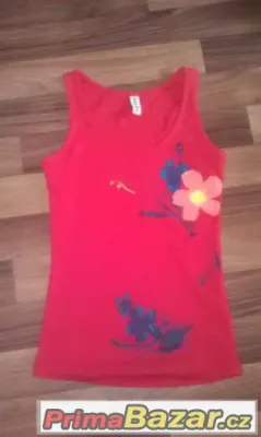 Červené tílko s květinami Laura