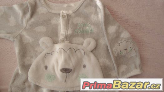 Krásný komplet zn. Mothercare vel.62(0-3m)