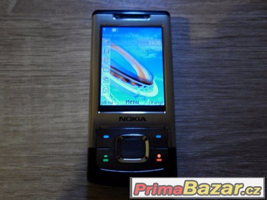 Nokia 6500 slide, 3.2MPx foto, slot na microSD, stříbrná.