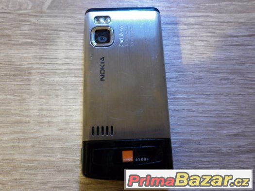 Nokia 6500 slide, 3.2MPx foto, slot na microSD, stříbrná.