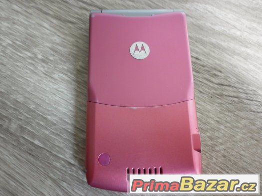 Motorola Razr V3, fialový, top stav.Nádherný telefon.