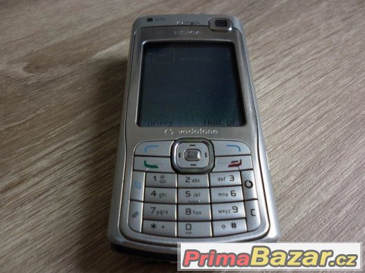 Nokia N70, 2MPx foto, perfektní stav, stříbrná.