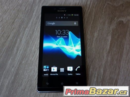 Sony Xperia J, 5MPx, slot na microSD, Android.