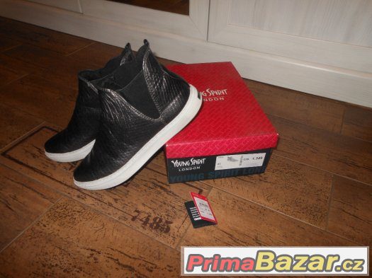 Slip on boty-vyšší- vel.41,zn.YOUNG SPIRIT,nové,moderní Slip on boty-vyšší- vel.41,zn.YOUNG SPIRIT,nové,moderní