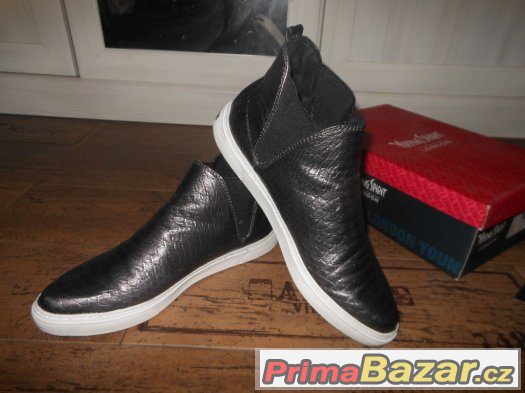 Slip on boty-vyšší- vel.41,zn.YOUNG SPIRIT,nové,moderní Slip on boty-vyšší- vel.41,zn.YOUNG SPIRIT,nové,moderní