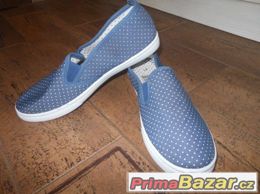 Nazouvací boty -slip on-módní puntíkované,vel.41,nové