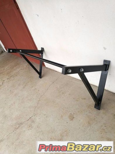 Masivní hrazda na zeď Masivní hrazda na zeď