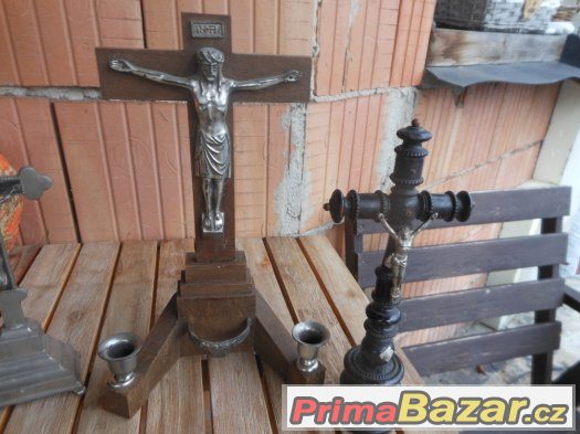 Kříže-staré,z pozůstalosti,různé druhy,dřevo,sklo,kov