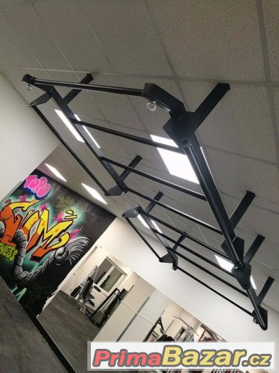 Stropní ručkovací žebříky, workout konstrukce a TRX Stropní ručkovací žebříky, workout konstrukce a TRX