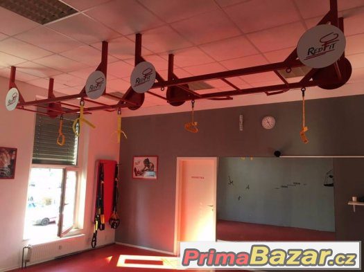 Stropní ručkovací žebříky, workout konstrukce a TRX Stropní ručkovací žebříky, workout konstrukce a TRX