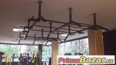 Stropní ručkovací žebříky, workout konstrukce a TRX
