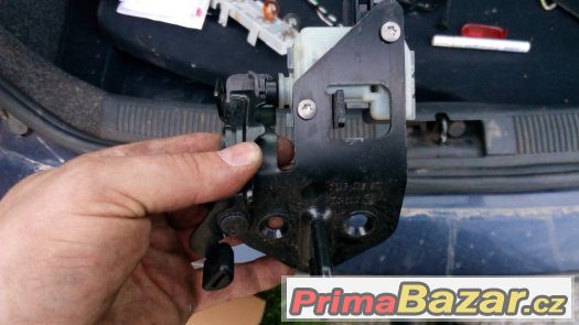 prodam zamky na octavii 2 prodam zamky na octavii 2