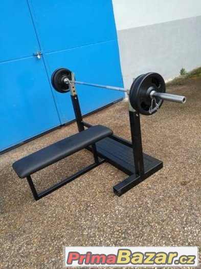 Masivní benchpress lavice