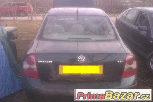 prodam zadni naraznik + viko kufru na passat b5 - b5.5 sedan prodam zadni naraznik + viko kufru na passat b5 - b5.5 sedan