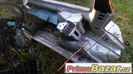 Prodám levou zadní čtvrtku octavia 2 combi Prodám levou zadní čtvrtku octavia 2 combi
