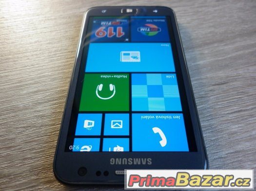 Samsung Ativ S,8MPx foto, 16GB,slot na microSD,Windows.