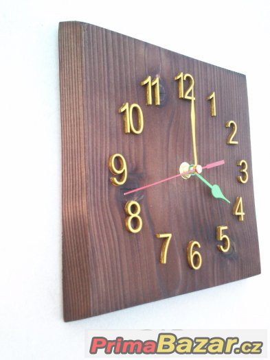 Ručně vyráběné dřevěné hodiny