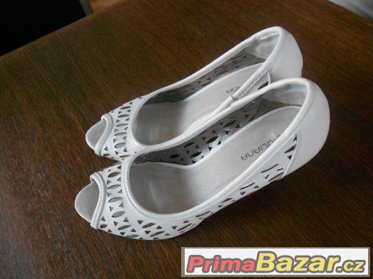 Bílá letní/svatební obuv