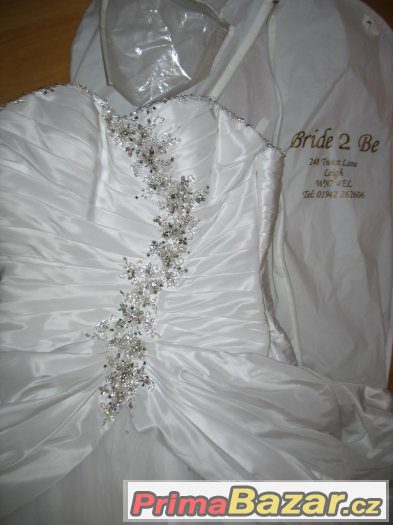 Svatební šaty bílé korzetové boty zdarma