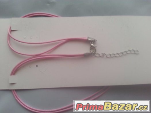 Růžový náhrdelník s přívěškem