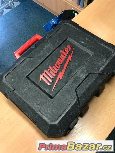 Příklepová vrtačka Milwaukee PD2E 24 R 1020W Příklepová vrtačka Milwaukee PD2E 24 R 1020W