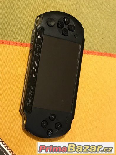 PSP ( playstation portable) + 5 her + paměťová karta