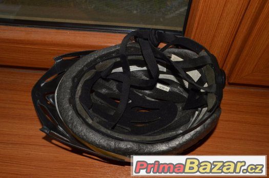 Cyklistická přilba 54-56 cm 2008 Cyklistická přilba 54-56 cm 2008