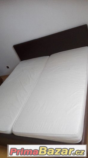 Manželská postel 200 x 180