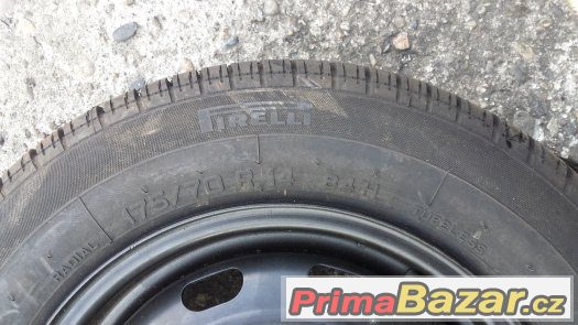 Plech. kolo 5,5Jx14, 5x100, díra 54, PIRELLI P4000 Toyota Plech. kolo 5,5Jx14, 5x100, díra 54, PIRELLI P4000 Toyota