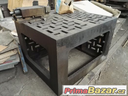 Prodám upínací kostku 1000x1200 mm. Prodám upínací kostku 1000x1200 mm.