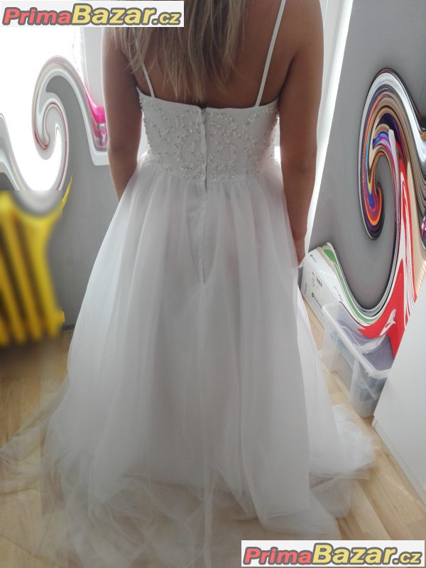 Nové bílé svatební šaty