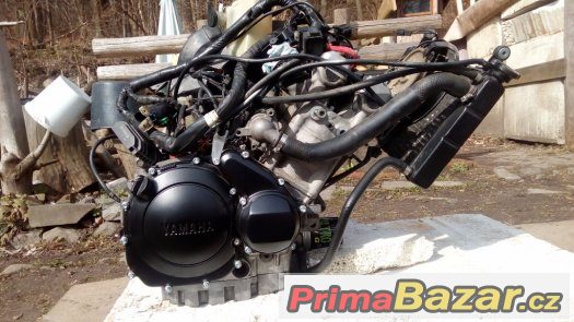 Prodám motor na YAMAHA FZR 600 r.v. 94-95