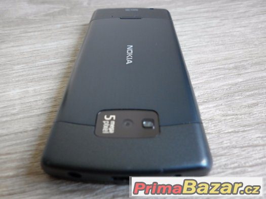 Nokia 700, 5MPx, Symbian, slot na microSD, stav nového tel.