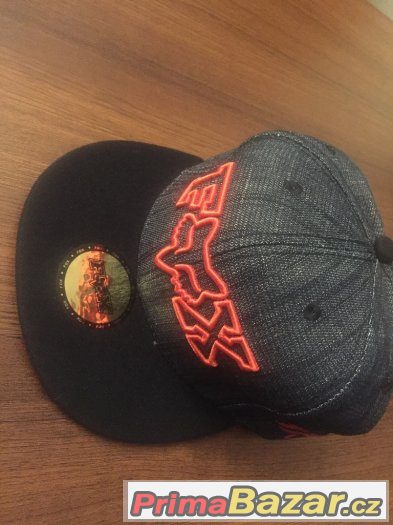 ksiltovka-snapback-fox