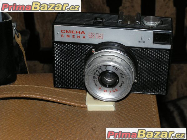 staré fotopřístroje , kamery a promítačky