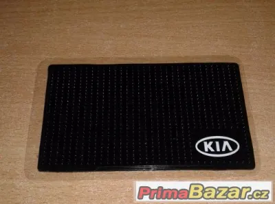 protiskluzová podložka KIA 150x90x3mm