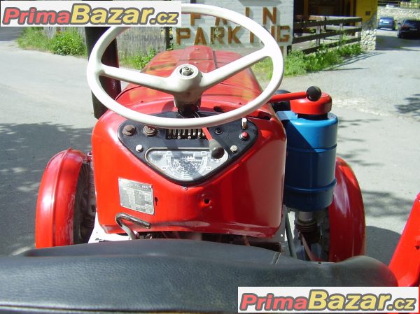 Zetor 3011 s motorem 4911