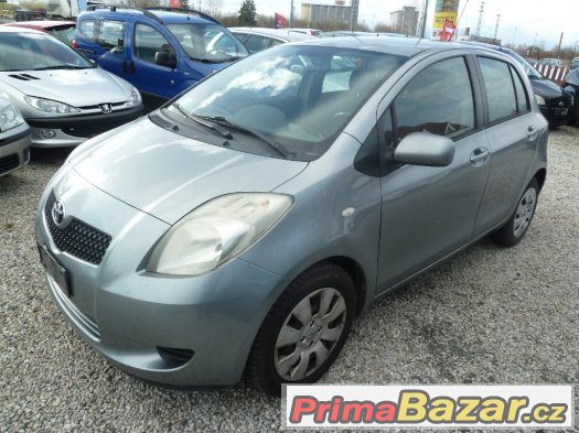 TOYOTA YARIS 1,0 VVT-i 51 KW R.V.2006..5 DVEŘÍ..KLIMA