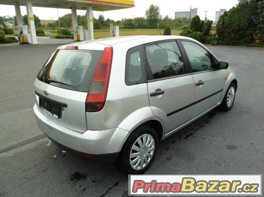 LEVNĚ  FORD FIESTA 1,4 TDCI 50 KW.KLIMA..05/2004.serviska